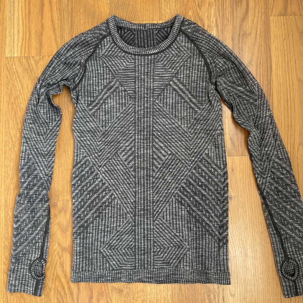 Lululemon long sleeve, size 4